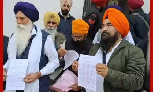 ਅੰਮ੍ਰਿਤਪਾਲ ਦੇ ਪਿਤਾ ਅਤੇ MP ਸਰਬਜੀਤ ਸਿੰਘ ਪਹੁੰਚੇ ਸ੍ਰੀ ਅਕਾਲ ਤਖ਼ਤ ਸਾਹਿਬ