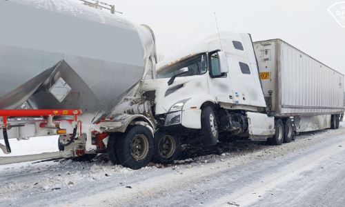 ਕੈਨੇਡਾ: ਇੱਕ ਦਿਨ ਚ 8 ਟਰੱਕਾਂ ਦੀ ਹੋਈ ਟੱਕਰ , 4 ਡ੍ਰਾਈਵਰਾਂ ਤੇ ਲੱਗੇ ਦੋਸ਼