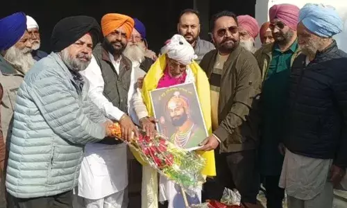 77 ਸਾਲ ਮਗਰੋਂ ਪਾਕਿਸਤਾਨ ਤੋਂ ਆਪਣੇ ਪਿੰਡ ਪੁੱਜਿਆ 92 ਸਾਲਾ ਖ਼ੁਰਸ਼ੀਦ