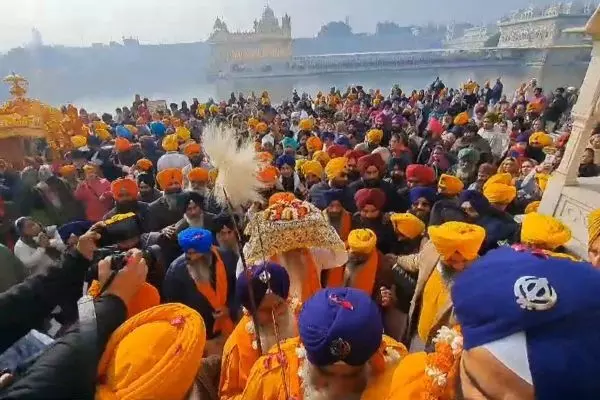 ਦਸਮ ਪਿਤਾ ਦੇ ਪ੍ਰਕਾਸ਼ ਦਿਹਾੜੇ ਨੂੰ ਸਮਰਪਿਤ ਨਗਰ ਕੀਰਤਨ ਸਜਾਇਆ