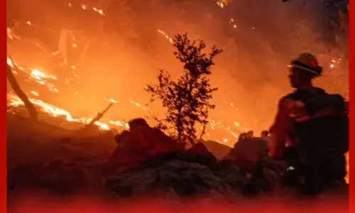 ਲਾਸ ਏਂਜਲਸ ਦੀ ਅੱਗ ਵਿੱਚ ਹੁਣ ਤੱਕ 10 ਮੌਤਾਂ