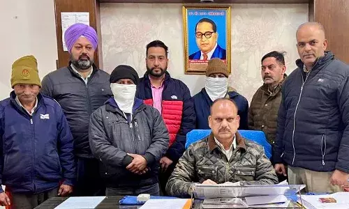 ਜੇ.ਈ. ਤੇ ਲਾਈਨਮੈਨ ਰਿਸ਼ਵਤ ਲੈਂਦੇ ਵਿਜੀਲੈਂਸ ਬਿਊਰੋ ਵੱਲੋਂ ਕਾਬੂ