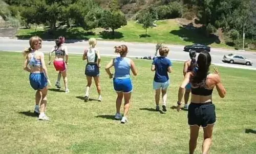 ਪੁੱਠਾ ਤੁਰਨ ਨਾਲ ਹੋ ਜਾਣਗੀਆਂ ਕਮਜ਼ੋਰ ਹੱਡੀਆਂ ਵੀ ਮਜ਼ਬੂਤ ?