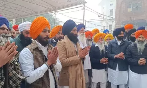 ਸ੍ਰੀ ਦਰਬਾਰ ਸਾਹਿਬ ਨਤਮਸਤਕ ਹੋਏ ‘ਅਕਾਲੀ ਦਲ ਵਾਰਿਸ ਪੰਜਾਬ ਦੇ’ ਆਗੂ