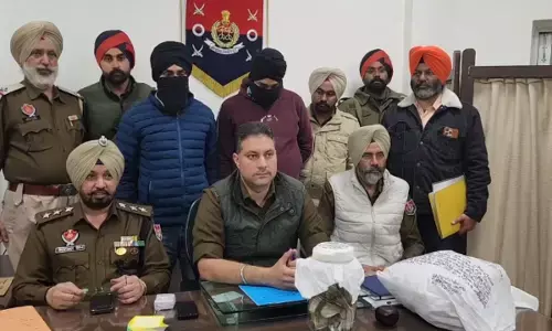 ਅੰਮ੍ਰਿਤਸਰ ਪੁਲਿਸ ਦੇ ਹੱਥੇ ਚੜਿਆ ਨਕਲੀ CBI ਅਧਿਕਾਰੀ ਤੇ ਨਕਲੀ ਪੁਲਿਸ ਮੁਲਾਜ਼ਮ