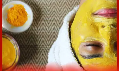 ਹਲਦੀ ਨੂੰ ਚਿਹਰੇ ਤੇ ਲਗਾਉਣ ਦੇ ਫਾਇਦੇ ਅਤੇ ਨੁਕਸਾਨ
