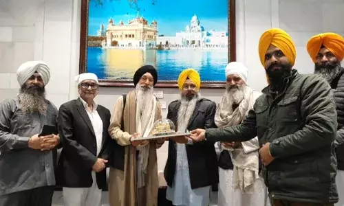 ਸ੍ਰੀ ਦਰਬਾਰ ਸਾਹਿਬ ਮੱਥਾ ਟੇਕਣ ਪਹੁੰਚੇ ਭਾਈ ਹਰਜਿੰਦਰ ਸਿੰਘ ਸ੍ਰੀਨਗਰ ਵਾਲੇ