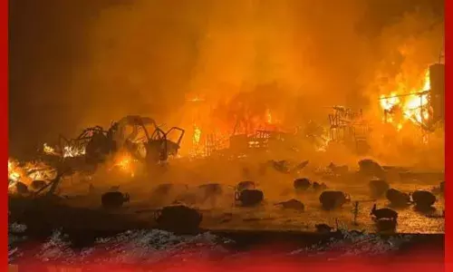 ਗੈਸ ਸਿਲੰਡਰ ਲੈ ਕੇ ਜਾ ਰਹੇ ਟਰੱਕ ਚ ਲੱਗੀ ਅੱਗ, ਹੋਏ ਕਈ ਧਮਾਕੇ