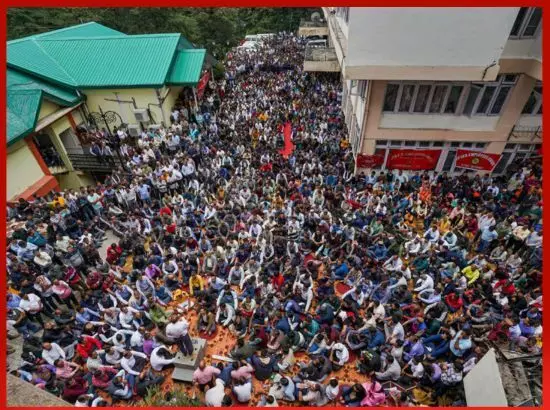 ਹਮੀਰਪੁਰ ਵਿਖੇ HPSEBL ਕਰਮਚਾਰੀਆਂ ਵੱਲੋਂ ਵਿਸ਼ਾਲ ਪ੍ਰਦਰਸ਼ਨ