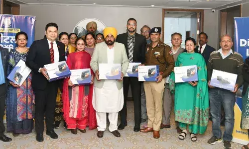 ਮੁੱਖ ਮੰਤਰੀ ਵੱਲੋਂ ਸਕੂਲੀ ਵਿਦਿਆਰਥੀਆਂ ਨੂੰ ਲੈਪਟਾਪ ਵੰਡਣ ਦੀ ਸ਼ੁਰੂਆਤ