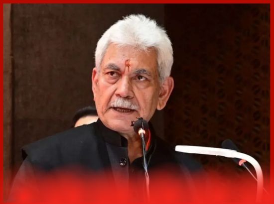 ਅੱਤਵਾਦੀਆਂ ਦੀ ਮਦਦ ਕਰਨ ਵਾਲੇ 3 ਸਰਕਾਰੀ ਕਰਮਚਾਰੀਆਂ ਨੂੰ ਕੀਤਾ ਬਰਖਾਸਤ