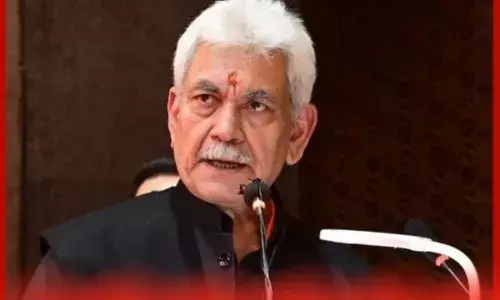 ਅੱਤਵਾਦੀਆਂ ਦੀ ਮਦਦ ਕਰਨ ਵਾਲੇ 3 ਸਰਕਾਰੀ ਕਰਮਚਾਰੀਆਂ ਨੂੰ ਕੀਤਾ ਬਰਖਾਸਤ