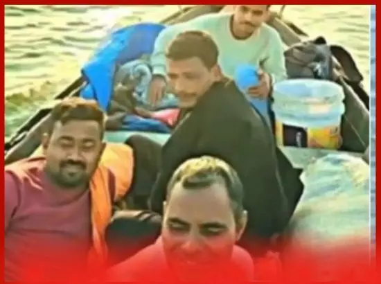 ਬਕਸਰ ਤੋਂ ਪ੍ਰਯਾਗਰਾਜ 248 ਕਿਲੋਮੀਟਰ ਕਿਸ਼ਤੀ ਚ ਪਹੁੰਚੇ