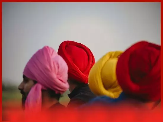 ਸਿੱਖ ਗਭੱਰੂਆਂ ਨੂੰ ਅਮਰੀਕਾ ਤੋਂ ਡਿਪੋਰਟ ਕਰਨ ਵੇਲੇ ਪੱਗ ਦੀ ਬੇਅਦਬੀ ਕਿਉਂ ?