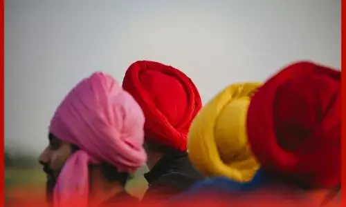 ਸਿੱਖ ਗਭੱਰੂਆਂ ਨੂੰ ਅਮਰੀਕਾ ਤੋਂ ਡਿਪੋਰਟ ਕਰਨ ਵੇਲੇ ਪੱਗ ਦੀ ਬੇਅਦਬੀ ਕਿਉਂ ?