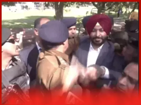 ਬਹਿਸ ਲਈ ਧੱਕੇ ਨਾਲ ਕੇਂਦਰੀ ਮੰਤਰੀ ਬਿੱਟੂ CM ਮਾਨ ਦੇ ਘਰ ਪਹੁੰਚਿਆ