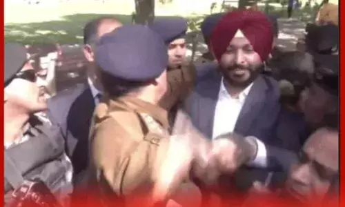 ਬਹਿਸ ਲਈ ਧੱਕੇ ਨਾਲ ਕੇਂਦਰੀ ਮੰਤਰੀ ਬਿੱਟੂ CM ਮਾਨ ਦੇ ਘਰ ਪਹੁੰਚਿਆ