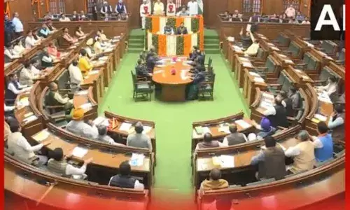 ਦਿੱਲੀ ਵਿਧਾਨ ਸਭਾ ਚ ਹੰਗਾਮਾ, ਆਤਿਸ਼ੀ ਸਮੇਤ ਹੋਰਾਂ ਨੂੰ ਬਾਹਰ ਕੱਢਿਆ