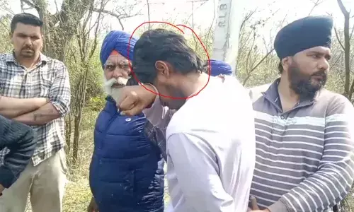 ਲੋਕਾਂ ਨੇ ਰੰਗੇ ਹੱਥੀ ਫੜ ਲਿਆ ਚੋਰ