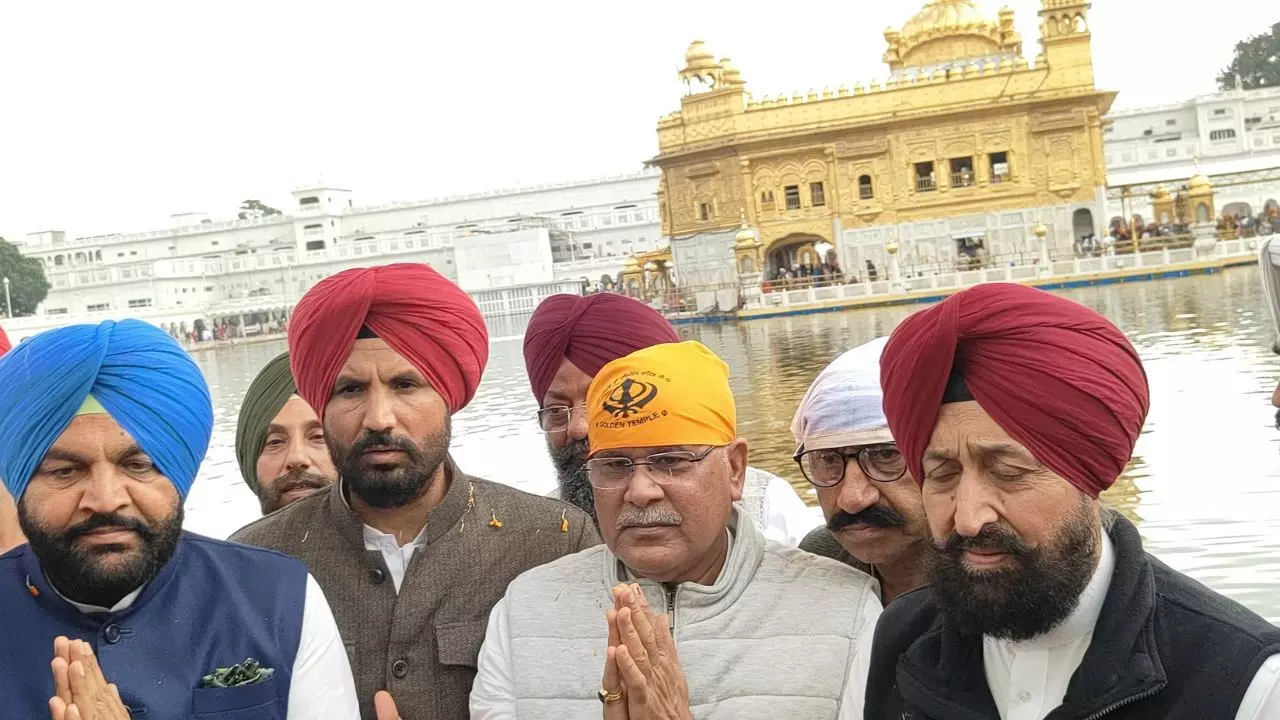 ਪੰਜਾਬ ਕਾਂਗਰਸ ਦੇ ਪੰਜਾਬ ਇੰਚਾਰਜ ਭੁਪੇਸ਼ ਬਘੇਲ ਸ੍ਰੀ ਦਰਬਾਰ ਸਾਹਿਬ ਹੋਏ ਨਤਮਸਤਕ