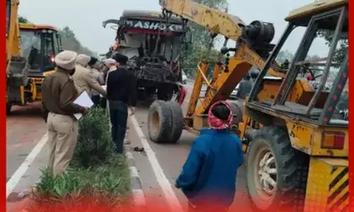 ਜਲੰਧਰ: ਬੱਸ ਤੇ ਟਰੈਕਟਰ-ਟਰਾਲੀ ਦੀ ਟੱਕਰ, 2 ਦੀ ਮੌਤ, 11 ਜ਼ਖਮੀ