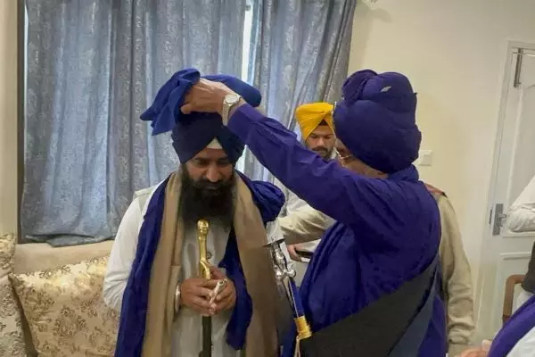 ਵੱਡੀ ਨਿਹੰਗ ਜਥੇਬੰਦੀ ਵੱਲੋਂ ਜਥੇਦਾਰ ਗੜਗੱਜ ਦਾ ਸਨਮਾਨ