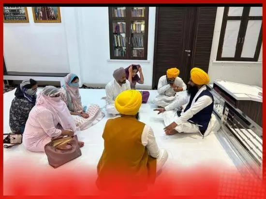 ਪਾਸਟਰ ਬਰਜਿੰਦਰ ਦੇ ਹਮਲੇ ਦੀ ਪੀੜਤ ਔਰਤਾਂ ਅਕਾਲ ਤਖ਼ਤ ਸਾਹਿਬ ਪਹੁੰਚੀਆਂ