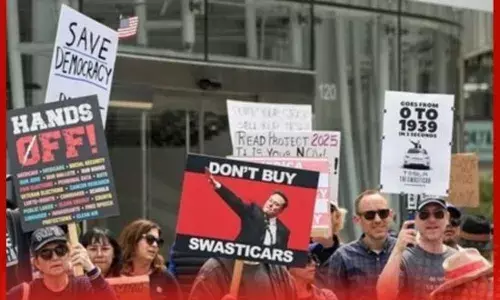 ਐਲੋਨ ਮਸਕ ਖਿਲਾਫ਼ ਵਿਰੋਧ, ਟੇਸਲਾ ਕਾਰਾਂ ਨੂੰ ਲਗਾਈ ਗਈ ਅੱਗ