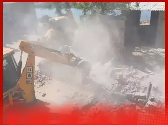 ਬਰਨਾਲਾ ਵਿੱਚ ਨਸ਼ਾ ਤਸਕਰ ਦੀ ਜਾਇਦਾਦ ਤੇ ਚੱਲੀ JCB ਮਸ਼ੀਨ