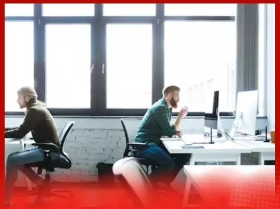 ਦਿਨ ਭਰ ਡੈਸਕ ਤੇ ਬੈਠੇ ਰਹਿੰਦੇ ਹੋ? ਇਹ 3 ਸਾਦੀਆਂ ਆਦਤਾਂ ਨਾਲ ਬਣੋ ਫਿੱਟ