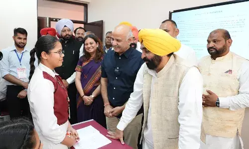 ਪੰਜਾਬ ਚ ਸਿੱਖਿਆ ਦੇ ਨਵੇਂ ਯੁੱਗ ਦੀ ਸ਼ੁਰੂਆਤ ਕਰਨ ਲਈ ਮਾਪਿਆਂ ਵੱਲੋਂ CM ਦੀ ਸ਼ਲਾਘਾ