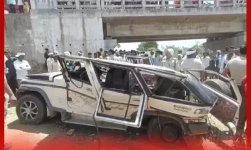 ਬੋਲੈਰੋ ਨਦੀ ਵਿੱਚ ਡਿੱਗੀ, ਇੱਕੋ ਪਰਿਵਾਰ ਦੇ 8 ਲੋਕਾਂ ਦੀ ਮੌਤ