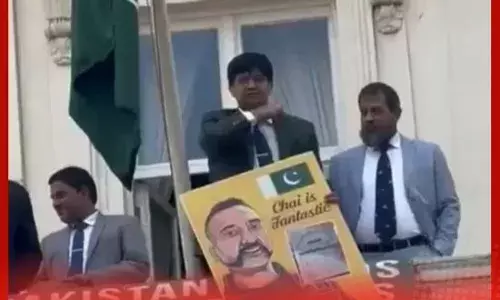 ਪਾਕਿਸਤਾਨੀ ਡਿਪਲੋਮੈਟ ਦਾ ਸ਼ਰਮਨਾਕ ਕੰਮ, ਗਲਾ ਵੱਢਣ ਦਾ ਇਸ਼ਾਰਾ