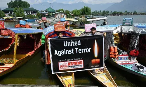 ਪਹਿਲਗਾਮ ਅੱਤਵਾਦੀ ਹਮਲਾ : ਕਸ਼ਮੀਰ ’ਚ 21 ਹਜ਼ਾਰ ਕਰੋੜ ਦੀ ਕਮਾਈ ਖੂਹ ਖਾਤੇ!