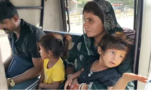 ਅਟਾਰੀ ਬਾਰਡਰ ਤੇ ਫਸੀ ਰੁਖਸਾਰ, ਬੱਚਿਆਂ ਸਮੇਤ ਪਾਕਿਸਤਾਨ ਜਾਣ ਦੀ ਲਗਾ ਰਹੀ ਗੁਹਾਰ