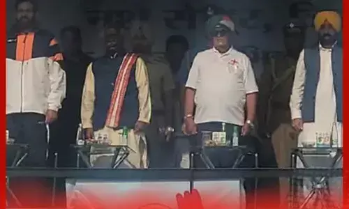ਪਾਣੀ ਵਿਵਾਦ ਦੌਰਾਨ ਪੰਜਾਬ-ਹਰਿਆਣਾ ਦੇ ਮੁੱਖ ਮੰਤਰੀ ਇੱਕੋ ਮੰਚ ਤੇ ਨਜ਼ਰ ਆਏ