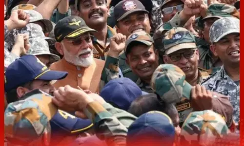 ਆਦਮਪੁਰ ਏਅਰਬੇਸ ਤੇ ਫੌਜੀਆਂ ਨੂੰ ਮਿਲਣ ਪਹੁੰਚੇ ਪੀਐਮ ਮੋਦੀ, ਪੰਜਾਬ ਪਹੁੰਚੇ PM