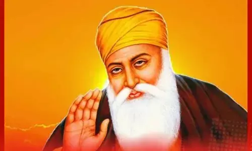 ਮੋਹ ਸਾੜ ਕੇ ਘਸਾ ਕੇ ਸਿਆਹੀ ਬਣਾ ਤੇ ਅਕਲ ਨੂੰ ਸੋਹਣਾ ਕਾਗ਼ਜ਼ ਬਣਾ...