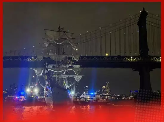 ਨਿਊਯਾਰਕ ਵਿੱਚ ਵੱਡਾ ਹਾਦਸਾ: ਜਹਾਜ਼ ਬ੍ਰਿਜ ਨਾਲ ਟਕਰਾਇਆ, 277 ਲੋਕ ਸਵਾਰ