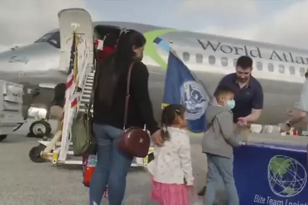 ਸੈਲਫ਼ ਡਿਪੋਰਟ ਪ੍ਰਵਾਸੀਆਂ ਦਾ ਪਹਿਲਾ ਜਹਾਜ਼ ਅਮਰੀਕਾ ਤੋਂ ਰਵਾਨਾ ਸੈਲਫ਼ ਡਿਪੋਰਟ ਪ੍ਰਵਾਸੀਆਂ ਦਾ ਪਹਿਲਾ ਜਹਾਜ਼ ਅਮਰੀਕਾ ਤੋਂ ਰਵਾਨਾ