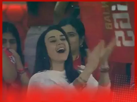 ਸ਼੍ਰੇਅਸ ਅਈਅਰ ਦੇ ਜੇਤੂ ਛੱਕੇ ਤੇ ਪ੍ਰੀਤੀ ਜ਼ਿੰਟਾ ਦੀ ਖੁਸ਼ੀ ਦੇਖਣ ਯੋਗ, ਵੀਡੀਓ ਵਾਇਰਲ