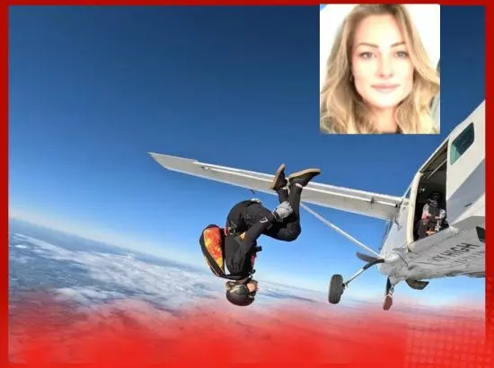 ਬ੍ਰਿਟੇਨ: ਤਜਰਬੇਕਾਰ ਸਕਾਈ ਡਾਈਵਰ ਨੇ ਜਹਾਜ਼ ਤੋਂ ਮਾਰੀ ਛਾਲ, ਪੈਰਾਸ਼ੂਟ ... ਬ੍ਰਿਟੇਨ: ਤਜਰਬੇਕਾਰ ਸਕਾਈ ਡਾਈਵਰ ਨੇ ਜਹਾਜ਼ ਤੋਂ ਮਾਰੀ ਛਾਲ, ਪੈਰਾਸ਼ੂਟ ...