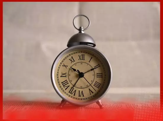 ਜੋ ਮਨੁੱਖ ਗੁਰੂ ਦੇ ਸਨਮੁਖ ਰਹਿੰਦਾ ਹੈ ਉਹ ਹੋਰ ਲੰਮੀ ਉਮਰ ਦੀਆਂ ਆਸਾਂ ਨਹੀਂ ਬਣਾਂਦਾ