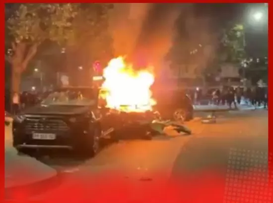 ਚੈਂਪੀਅਨਜ਼ ਲੀਗ ਜਿੱਤ ਤੋਂ ਬਾਅਦ ਪੈਰਿਸ ਵਿੱਚ ਭੜਕੇ ਲੋਕ, ਲਾਈ ਅੱਗ, ਕਈ ਮਰੇ ਚੈਂਪੀਅਨਜ਼ ਲੀਗ ਜਿੱਤ ਤੋਂ ਬਾਅਦ ਪੈਰਿਸ ਵਿੱਚ ਭੜਕੇ ਲੋਕ, ਲਾਈ ਅੱਗ, ਕਈ ਮਰੇ