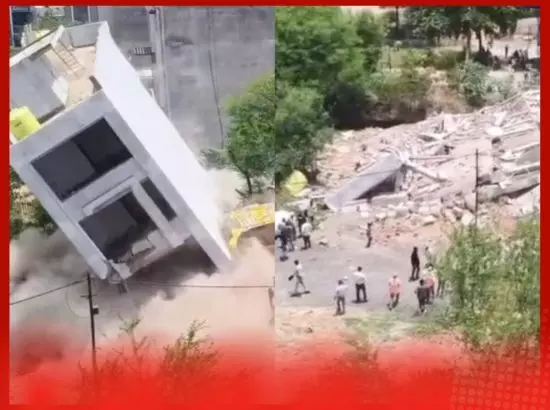 15 ਲੱਖ ਰੁਪਏ ਰਿਸ਼ਵਤ ਨਾ ਦੇਣ ਤੇ ਇਮਾਰਤ ਨੂੰ ਉਡਾ ਦਿੱਤਾ ਬੰਬਾਂ ਨਾਲ