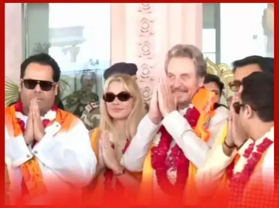 ਐਲੋਨ ਮਸਕ ਦੇ ਪਿਤਾ ਐਰੋਲ ਮਸਕ ਪਹੁੰਚੇ ਅਯੁੱਧਿਆ