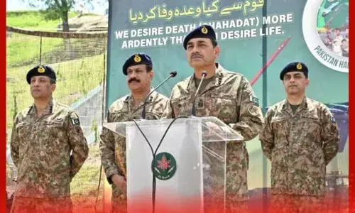 ਅਸੀਮ ਮੁਨੀਰ ਕੰਟਰੋਲ ਰੇਖਾ ਤੇ ਪਹੁੰਚਿਆ, ਫ਼ੌਜੀਆਂ ਨੂੰ ਭੜਕਾਇਆ