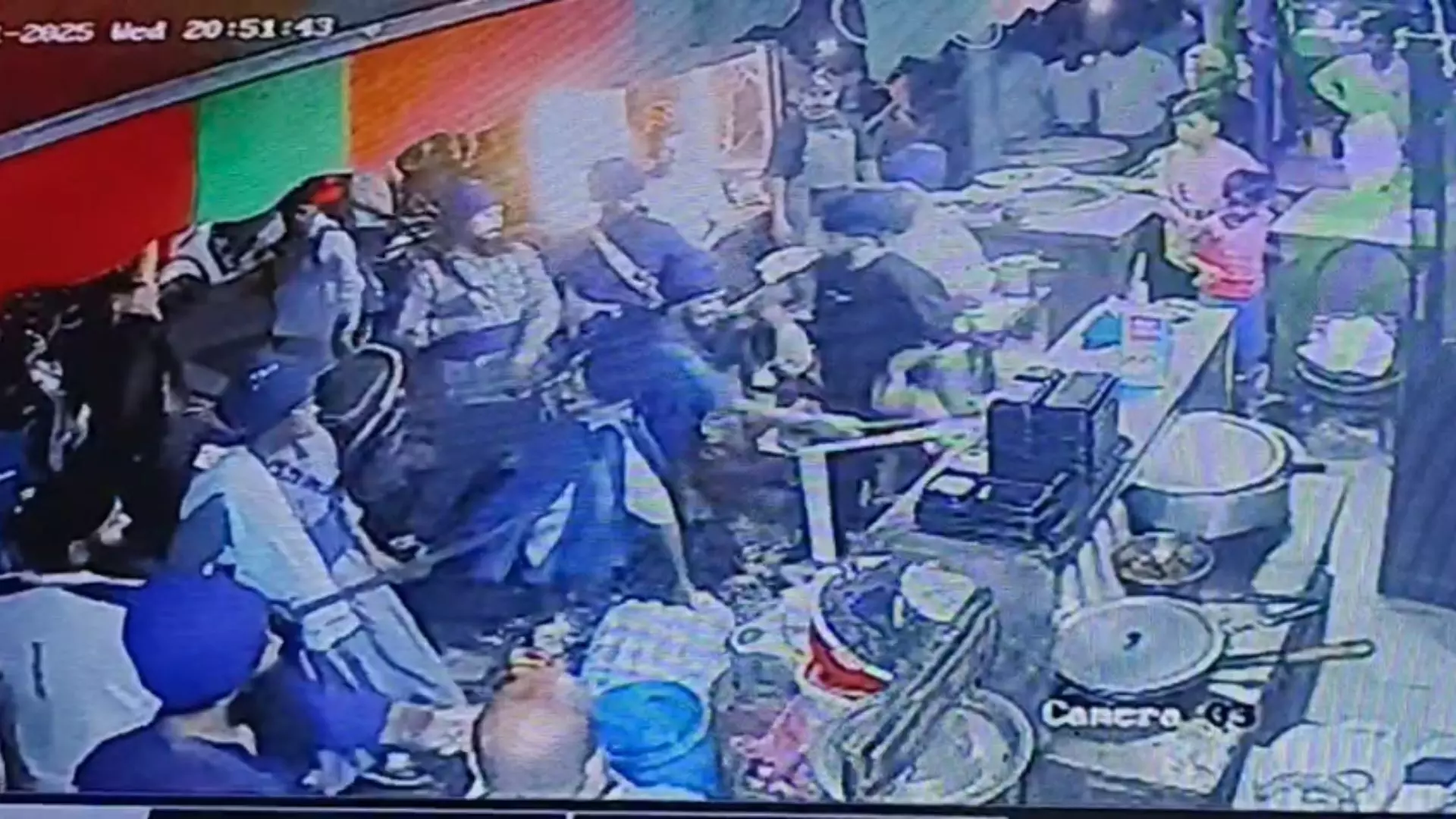 ਨਿਹੰਗ ਬਾਣੇ ’ਚ ਆਏ ਨੌਜਵਾਨਾਂ ਨੇ ਦੁਕਾਨ ’ਤੇ ਕਰਤਾ ਹਮਲਾ