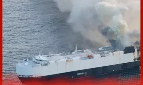 3,000 ਵਾਹਨਾਂ ਵਾਲਾ ਕਾਰਗੋ ਜਹਾਜ਼ ਪ੍ਰਸ਼ਾਂਤ ਮਹਾਸਾਗਰ ਵਿੱਚ ਡੁੱਬਿਆ