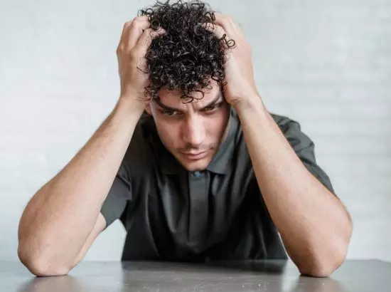 ਕੀ ਸਿਰ ਦਰਦ ਵਰਗੇ ਦਿਖਾਈ ਦੇਣ ਵਾਲੇ ਲੱਛਣ ਵੀ ਟਿਊਮਰ ਦੇ ਲੱਛਣ ਹੋ ਸਕਦੇ ਹਨ?